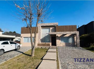 Casa · 251m² · 6 Ambientes · 2 Cocheras · Casa en Venta Las Acacias Guillermo E. Hudson