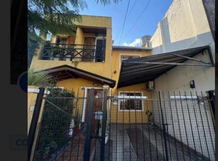 Casa · 90m² · 4 Ambientes · 1 Cochera