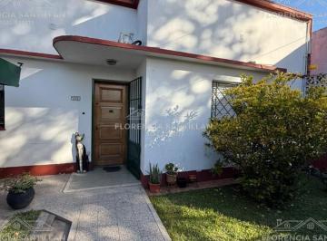 Casa · 123m² · 3 Ambientes · 1 Cochera · Casa en Venta en Remedios de Escalada, Lanús, G. B. a. Zona Sur