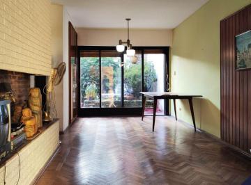 WER-WER-1882_2 · Casa 5 Amb en Venta con Jardin, Quincho, Garaje 2 Autos y Balcones
