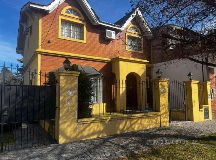 Casa · 164m² · 4 Ambientes · 1 Cochera