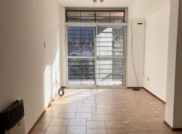 Departamento · 32m² · 2 Ambientes · Alquiler - Departamento de un Dormitorio con Balcón Al Frente en Barrio Abasto