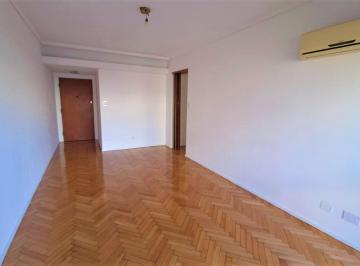 Departamento · 60m² · 3 Ambientes · 3 Ambientes Al Frente y con Balcon, en Alquiler Villa Crespo!
