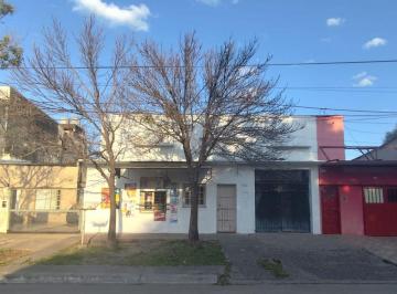 Casa · 263m² · 10 Ambientes · 3 Cocheras · Venta de 3 Casas en un Terreno en Resistencia.