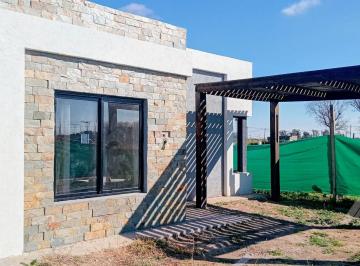Casa · 65m² · 3 Ambientes · 1 Cochera · Venta Casa 3 Ambientes - Barrio Cerrado La Reserva del Oeste - General Rodriguez