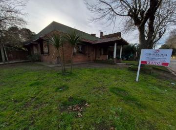 Casa · 110m² · 4 Ambientes · 1 Cochera · Venta de Casa en Pinamar Centro