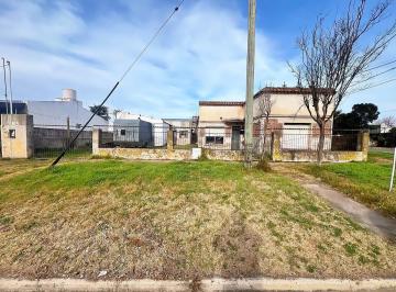 Casa · 400m² · 3 Dormitorios · Casa con Galpón en Venta en Los Toldos
