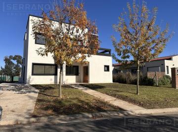 Casa · 224m² · 6 Ambientes · 4 Cocheras · Venta Casa 6 Ambientes a Estrenar en San Pablo Pilar