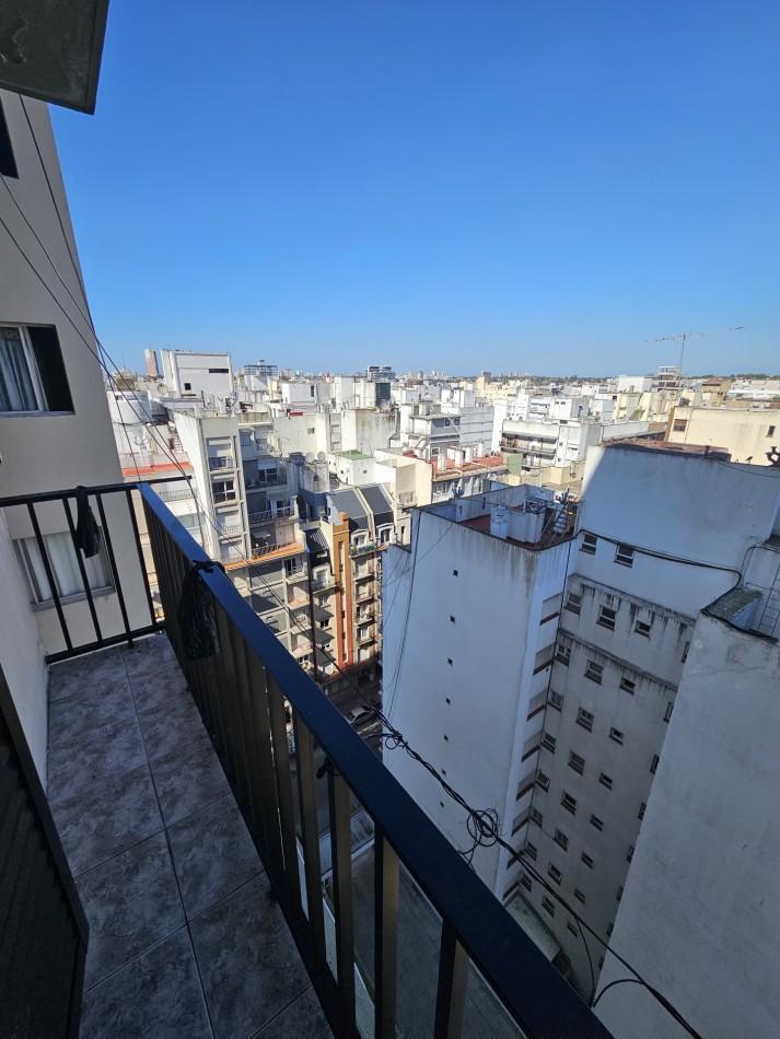 Venta departamento dos ambientes en estado original lateral con vista A la ciudad