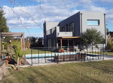 Casa · 243m² · 6 Ambientes · 4 Cocheras · Casa 4 Dorm., 1 Master, Playroom, Piscina, Venta en San Matias, Escobar