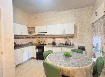 PH · 216m² · 3 Ambientes · 1 Cochera · Venta Casa 3 Amb con Cochera en Muñiz
