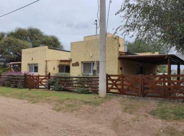 Casa · 97m² · 4 Ambientes · 2 Cocheras · Venta 2 Casas en Espejo, Merlo San Luis