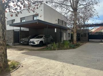 Casa · 200m² · 7 Ambientes · 2 Cocheras · Casa en Alquiler Housing Pueblo Alto Villa Belgrano Seguridad 24 Hs