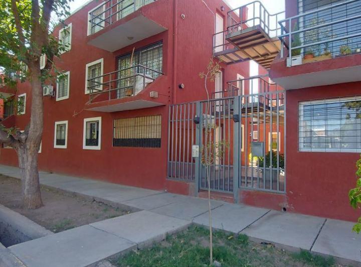 Departamento · 90m² · 6 Ambientes · 1 Cochera