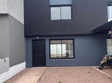 Casa de 5 ambientes, Córdoba · Docta - Alquiler - Dúplex a Estrenar
