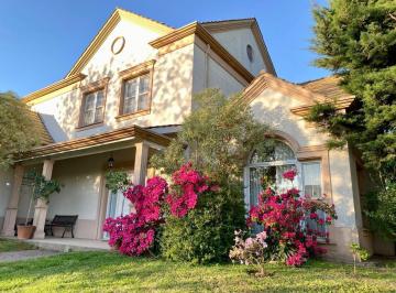 Casa · 212m² · 5 Ambientes · 2 Cocheras · Venta I Casa Excelente Calidad Constructiva | Pilar Golf Club - Pevero