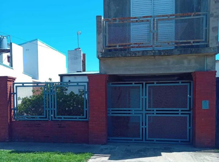 Casa · 106m² · 5 Ambientes · 1 Cochera