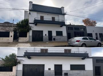 Casa · 220m² · 7 Ambientes · 1 Cochera · Excelente Casa Moreno 3432, Santa Fe