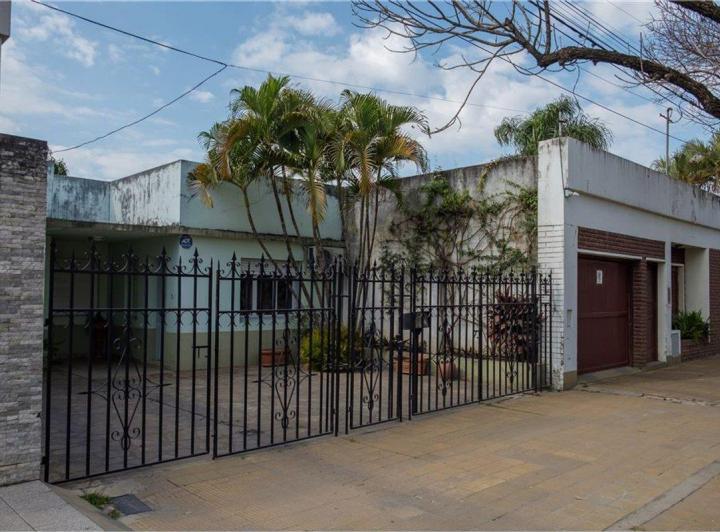 Casa · 138m² · 5 Ambientes · 1 Cochera