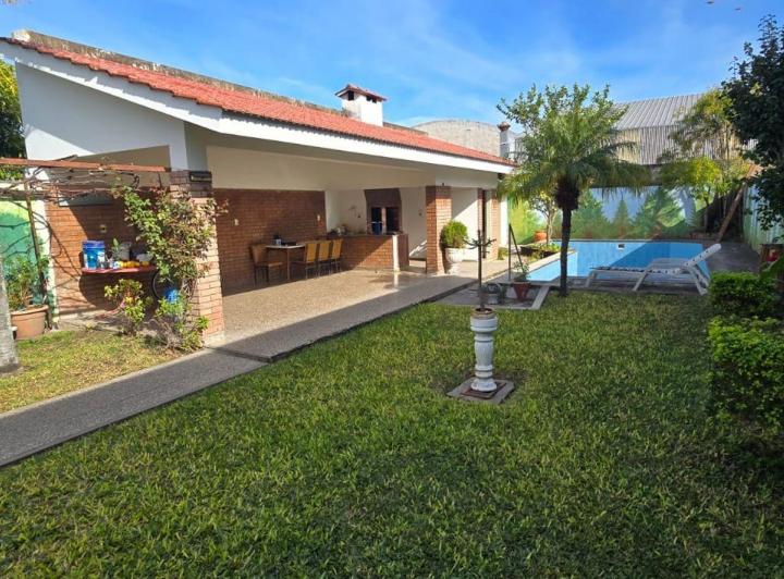 Casa · 262m² · 7 Ambientes · 1 Cochera