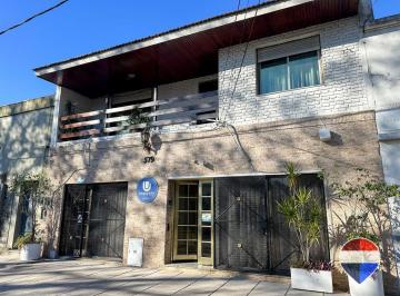 Casa · 229m² · 6 Ambientes · Casa 6 Amb en Venta con Pileta Lomas de Zamora
