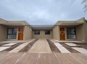 Casa · 90m² · 3 Ambientes · 1 Cochera · Venta Bº Privado Casa 3 Hab 2 Baños (1 en Suite)