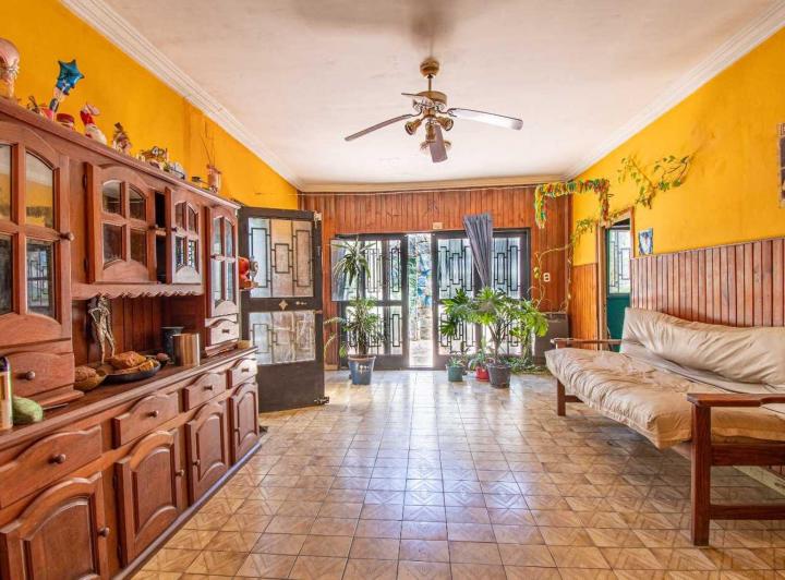 Casa · 158m² · 7 Ambientes · 1 Cochera