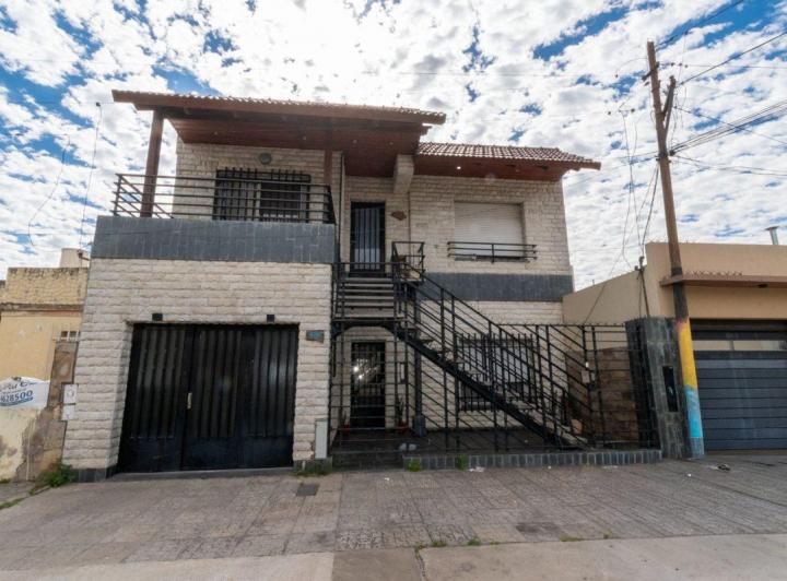 Casa · 75m² · 6 Ambientes