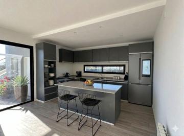 Casa · 170m² · 5 Ambientes · 2 Cocheras · Casa 5amb Villalobos P. del Plata Oportunidad
