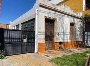 Casa · 120m² · 3 Ambientes · 2 Cocheras · Casa en Venta en Villa Adelina 3 Ambientes