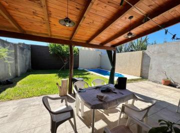 Casa · 155m² · 6 Ambientes · 2 Cocheras · Casa 6 Ambientes 280 m² Pileta + Quincho Maria Selva