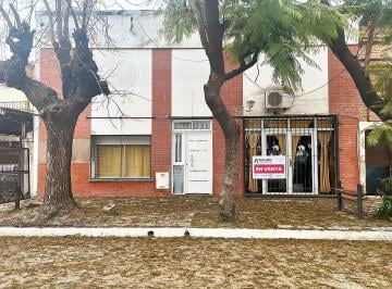 Casa · 301m² · 2 Dormitorios · Casa en Venta en Los Toldos
