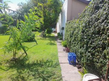 Casa · 195m² · 6 Ambientes · 1 Cochera · Venta Casa Multifam. 6 Amb C/local Garaje Tapiales