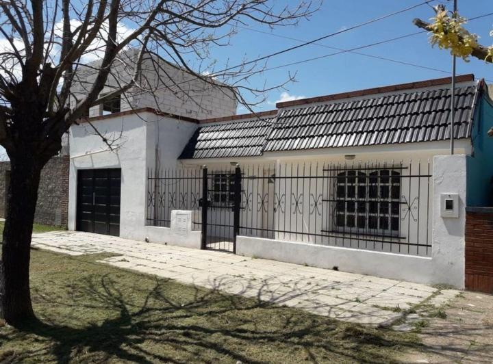 Casa · 160m² · 4 Ambientes · 1 Cochera
