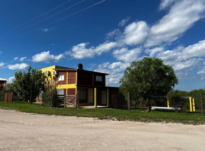 Casa · 94m² · 2 Ambientes · 1 Cochera
