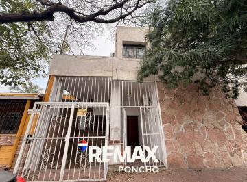 Casa · 129m² · 6 Ambientes · 1 Cochera · Casa con Excelente Ubicación en Catamarca