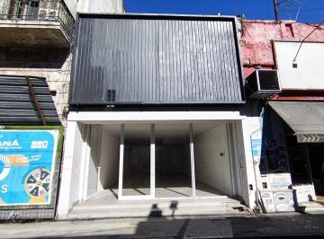 Local comercial · 220m² · Amplio Local en Alquiler San Juan 1085. Centro.