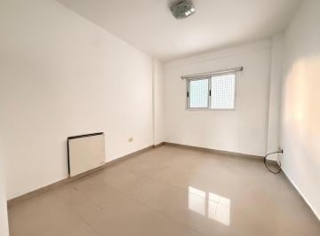 Departamento · 32m² · 1 Ambiente · Alquiler Ambiente Super Amplio y Luminoso con Balcón en un 5to. Piso en San Cristóbal