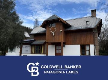 Casa · 270m² · 5 Ambientes · 2 Cocheras · Casa en Venta en San Martin de Los Andes Dos Dorm. Mas Oficina de 20 m².