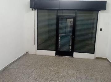 Local comercial · 24m² · Alquiler Local con Baño en Luis Guillon