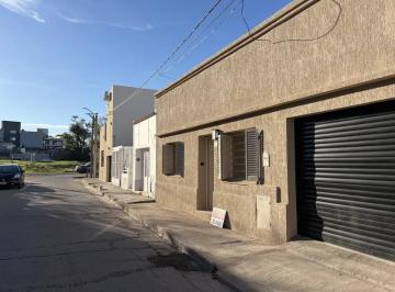 Casa · 100m² · 3 Ambientes · 1 Cochera · Casa en Venta en El Centro de Bahia Blanca Centro