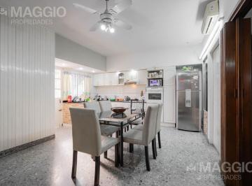 Casa · 4 Ambientes · 1 Cochera · Casa Venta en Ramos Mejia