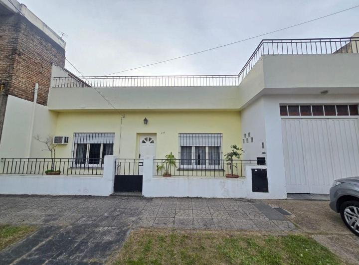 Casa · 146m² · 4 Ambientes · 1 Cochera