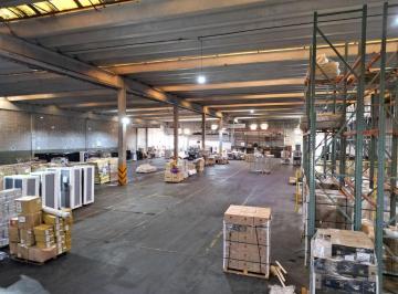 Bodega-Galpón · 12000m² · Gran Galpon en Venta en La Calle Pienovi Avellaneda