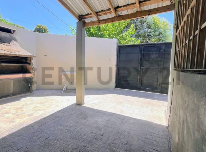 Casa · 70m² · 4 Ambientes · 3 Cocheras