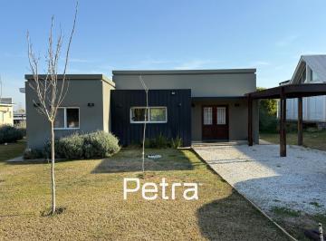 Casa · 147m² · 5 Ambientes · 1 Cochera · Casa en Venta en Costa Esmeralda - Residencial I