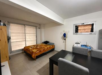 Departamento de 1 ambiente, Rosario · Amplio Monoambiente en Alquiler