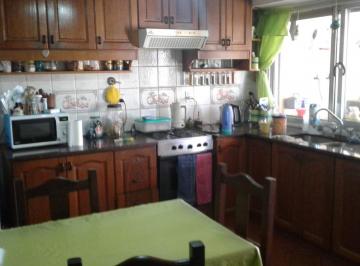 PH · 88m² · 4 Ambientes · PH en Alquiler en Martinez 3amb Mas Escrtorio 2 X Escalera