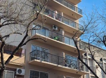 Departamento de 2 ambientes, Flores · Flores Sur: Excelente Dos Amb. con Posibilidad de 3 Amb C/patio