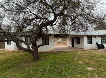 Casa de 5 ambientes, Estancia Vieja · Complejo en Villa Ernestina
